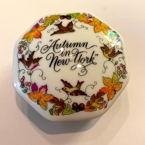 Autumn in New York 1984 Franklin Porcelain Music Box